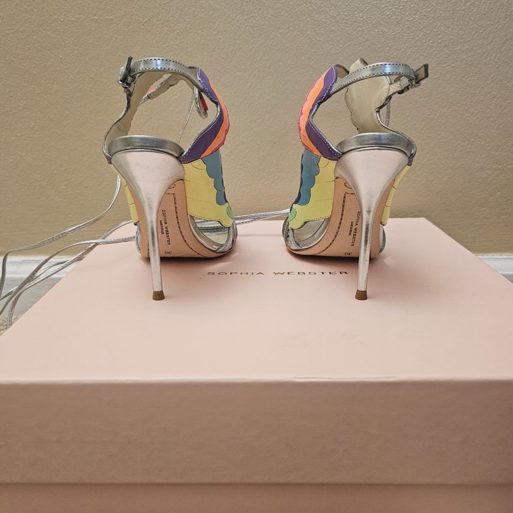 Shoes - Picture 5 of 6